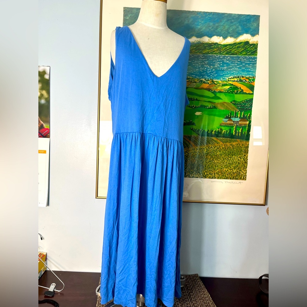 Ann Taylor LOFT Cross-over cut style, cut-out back, Light Blue